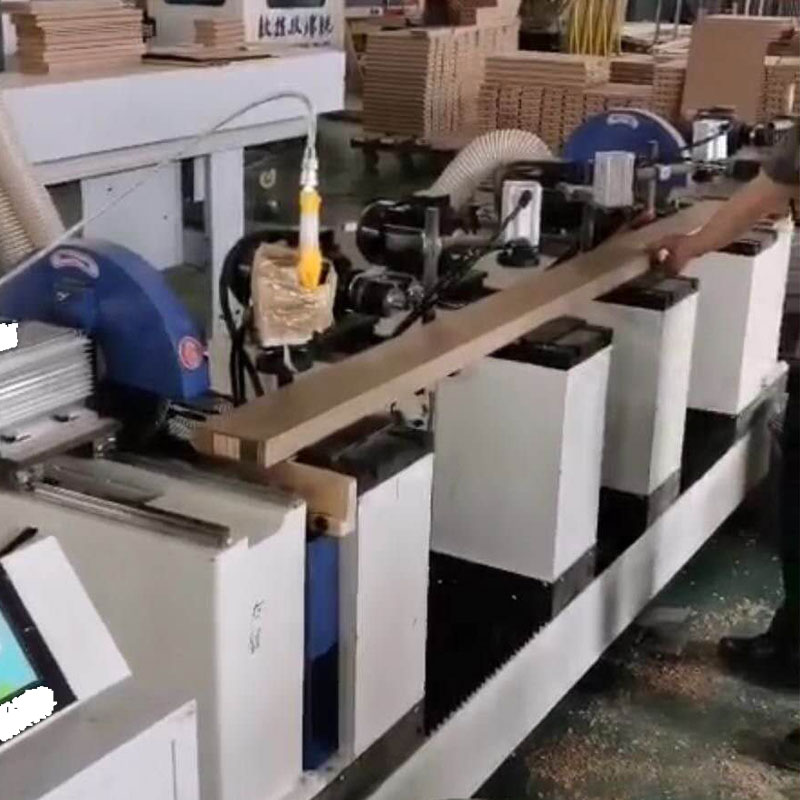 門梃打孔機
